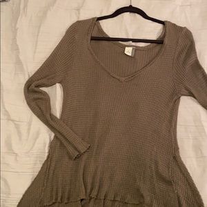 Light long sleeve sweater